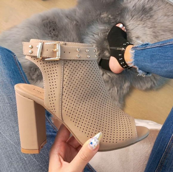 Love Mark Shoes - Nude Peep Toe Booties With Block Heel Women Size 6